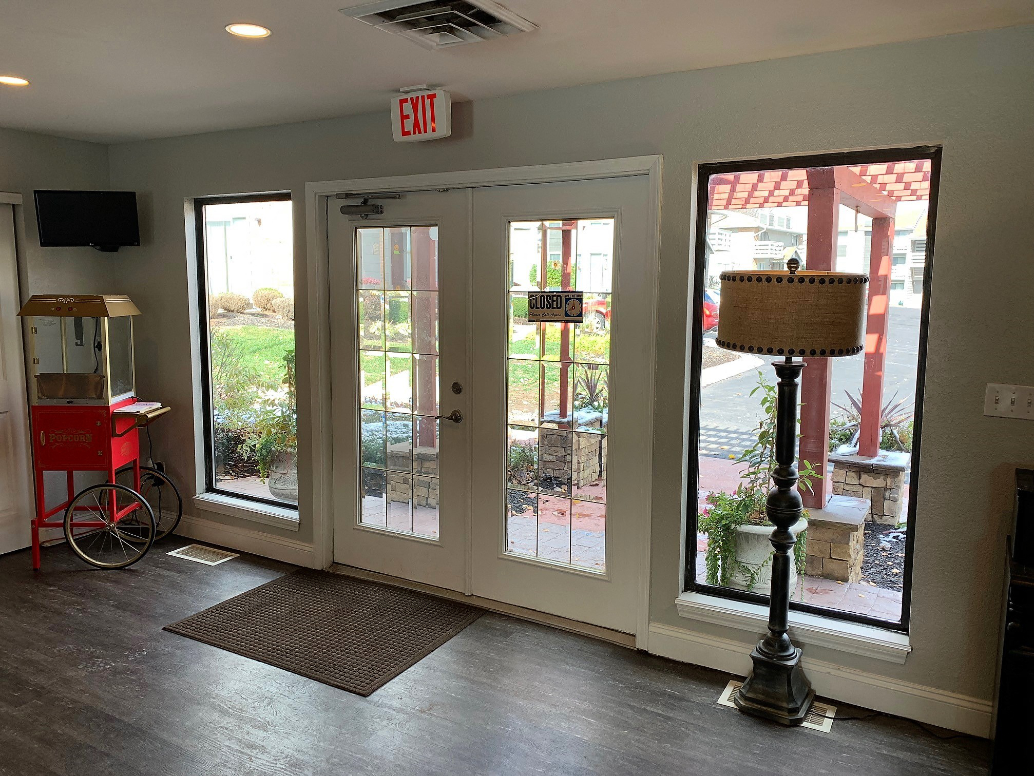 Photos and Video Prairie Walk Apartments in Kansas City, MO